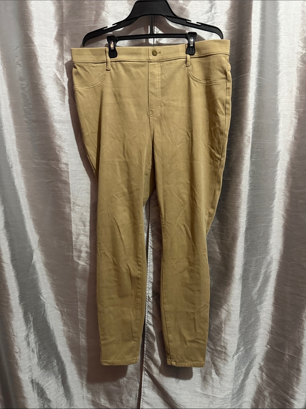 Time and Tru Women's Tan Leggings - Pull-On Stretch Ponte